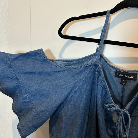 Lane Bryant Womens Blue Denim Cold Shoulder Tie Neck Peplum Top Size 22 - Picture 2 of 10